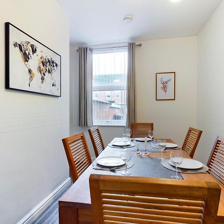 Cheerful 3 Bedroom Home With Free Parking And Wifi Chester Exterior photo
