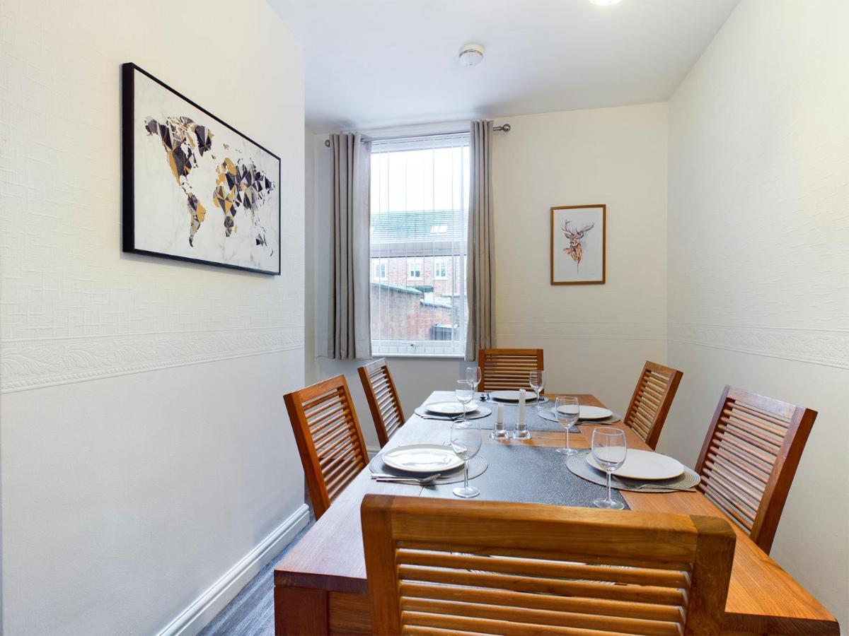 Cheerful 3 Bedroom Home With Free Parking And Wifi Chester Exterior photo