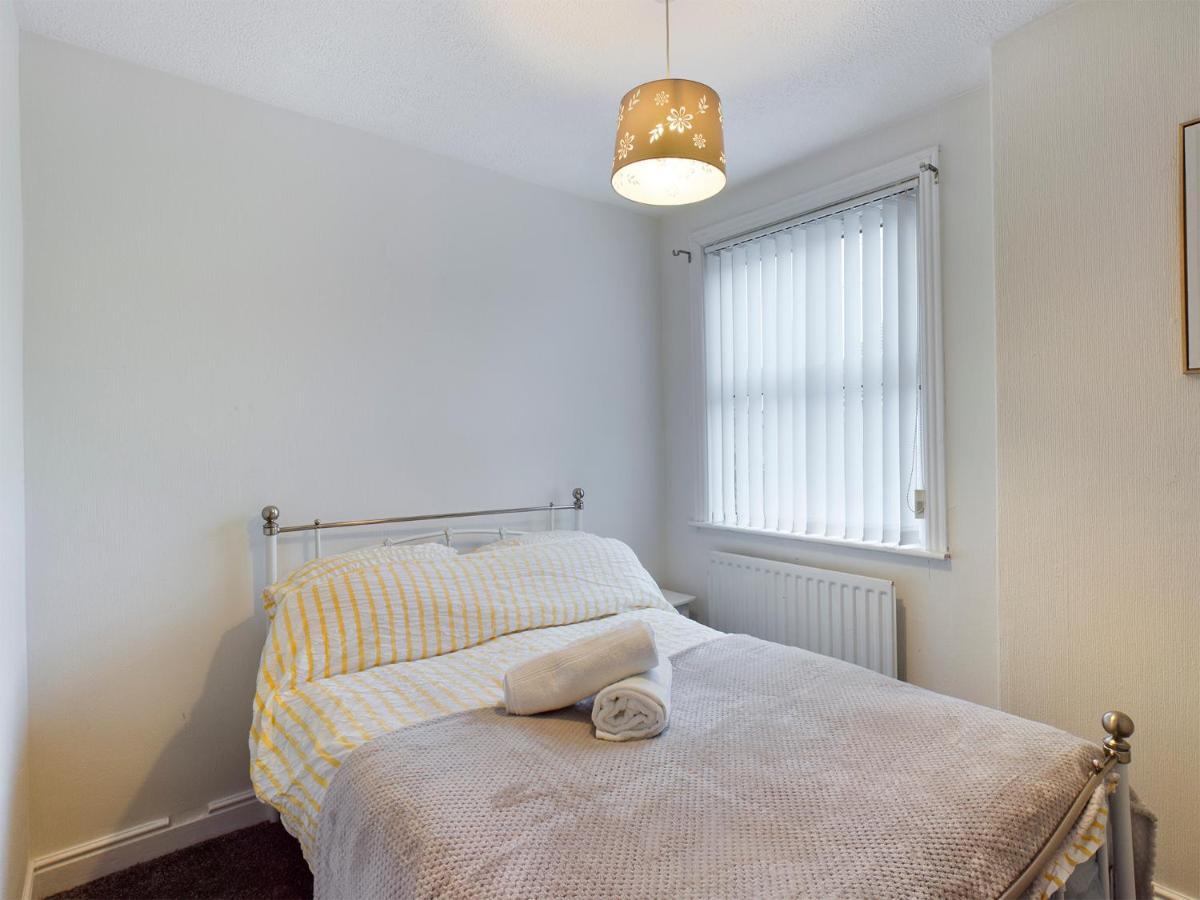 Cheerful 3 Bedroom Home With Free Parking And Wifi Chester Exterior photo